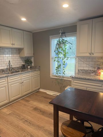 54208 Ironwood Road, South Bend, IN 46635