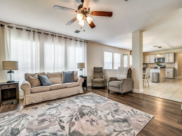 300 Aspenwood Trail, Forney, TX 75126