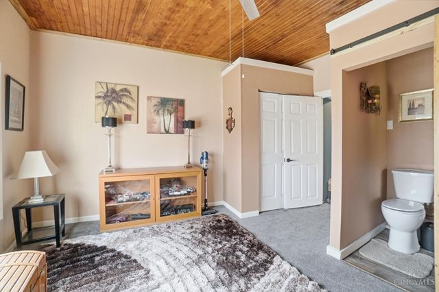 1221 Martin Drive, Cincinnati, OH 45202