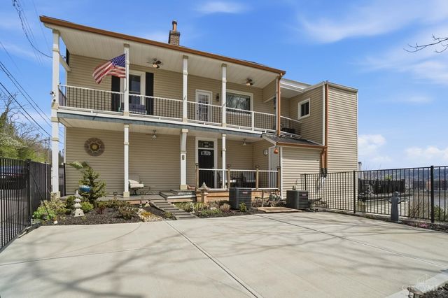1221 Martin Drive, Cincinnati, OH 45202