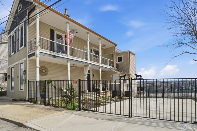 1221 Martin Drive, Cincinnati, OH 45202