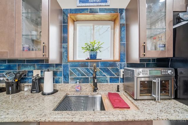 1221 Martin Drive, Cincinnati, OH 45202
