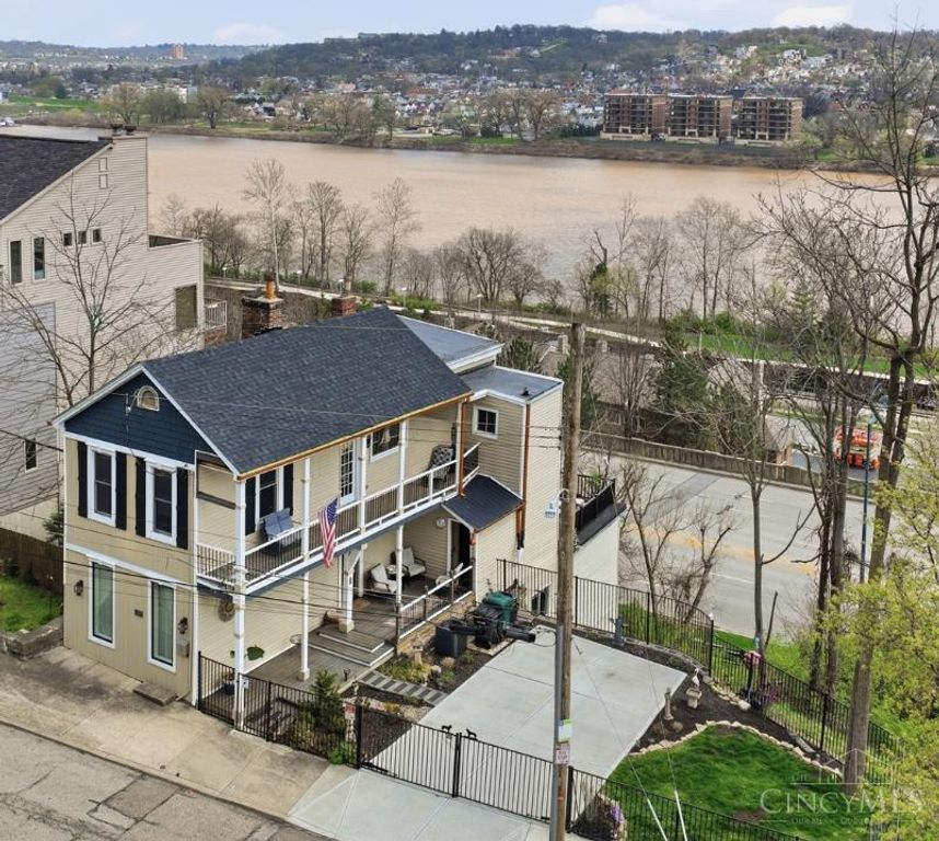 1221 Martin Drive, Cincinnati, OH 45202