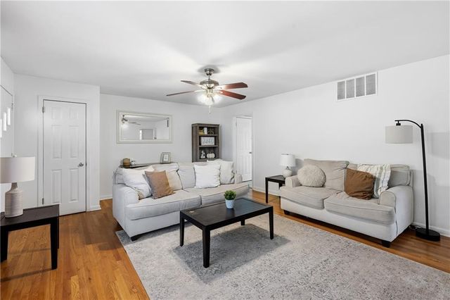 6317 W 58th Street, Mission, KS 66202