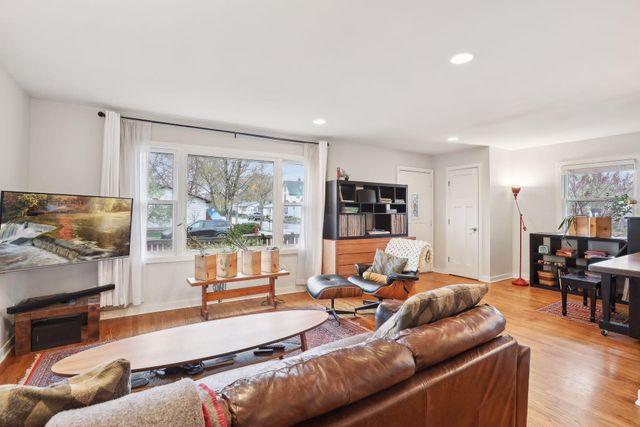 459 Madison Street NE, Minneapolis, MN 55413