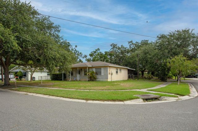2811 W PEARL AVENUE, Tampa, FL 33611