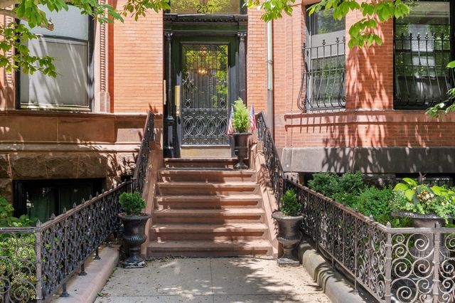 207 Commonwealth Ave 3, Boston, MA 02116