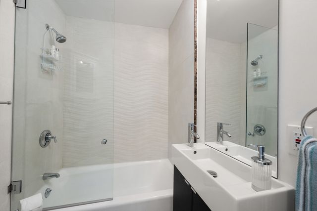 207 Commonwealth Ave 3, Boston, MA 02116