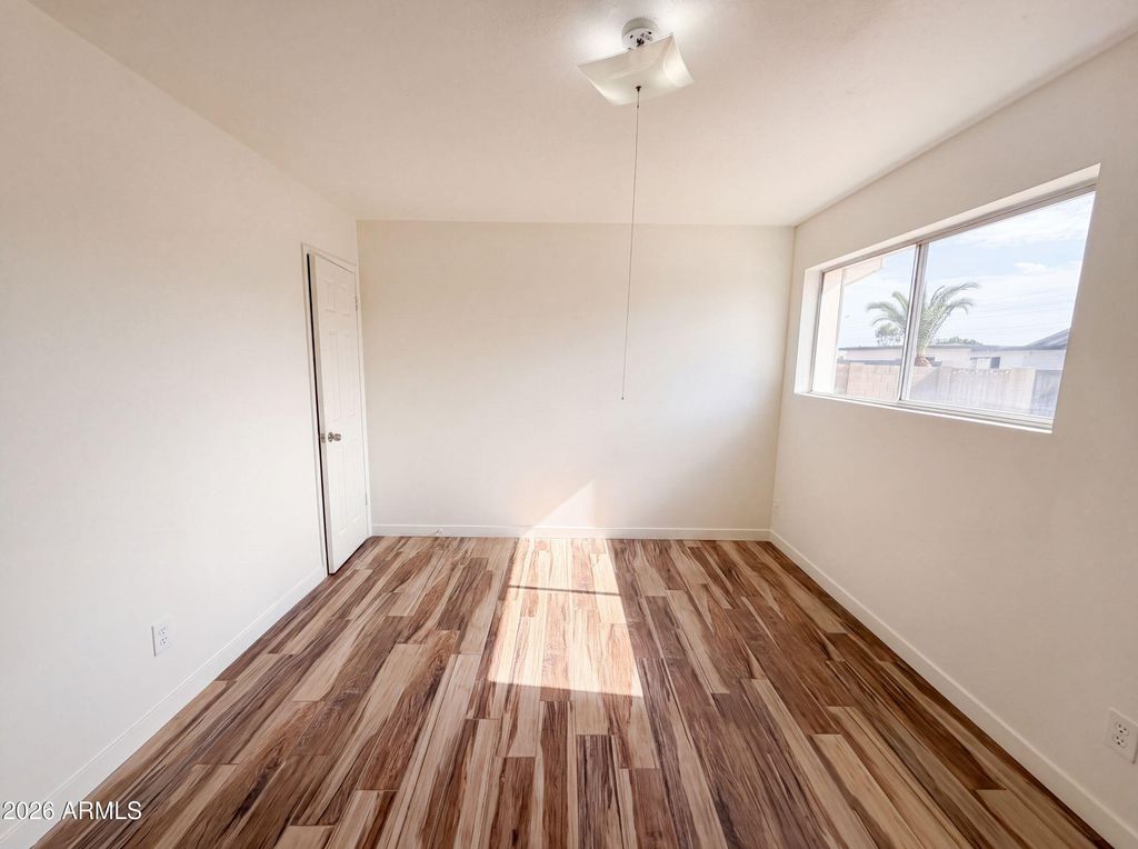 10215 N 36TH Avenue, Phoenix, AZ 85051 — photo 3
