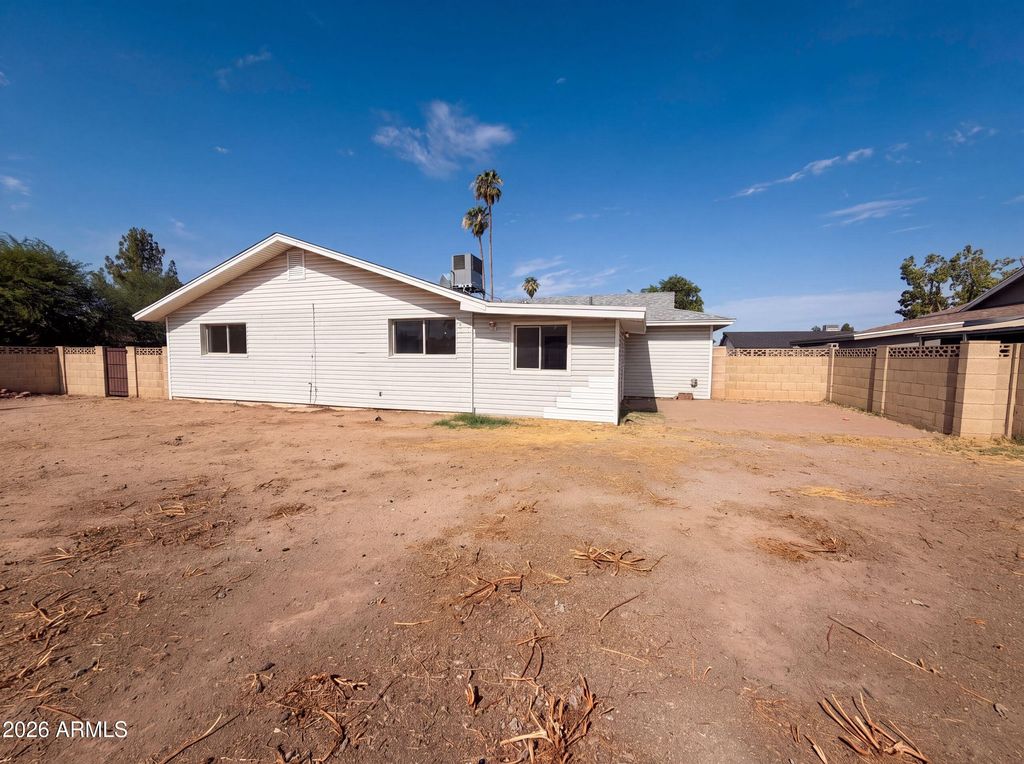 10215 N 36TH Avenue, Phoenix, AZ 85051 — photo 4