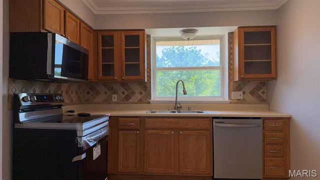 1989 Hunting Lake Court 303, St Louis, MO 63122