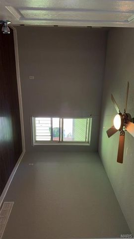 1989 Hunting Lake Court 303, St Louis, MO 63122