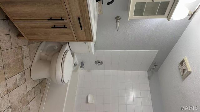 1989 Hunting Lake Court 303, St Louis, MO 63122