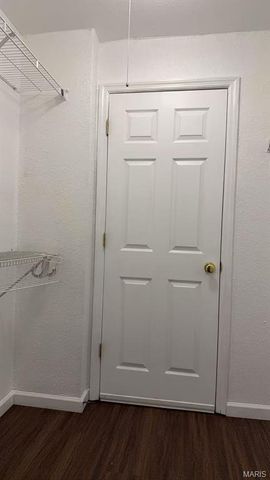 1989 Hunting Lake Court 303, St Louis, MO 63122