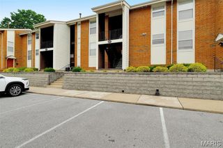 1989 Hunting Lake Court 303, St Louis, MO 63122