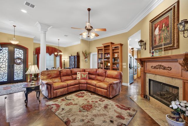 9040 Hayden Drive, Shreveport, LA 71106