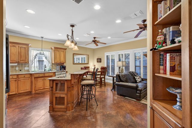 9040 Hayden Drive, Shreveport, LA 71106