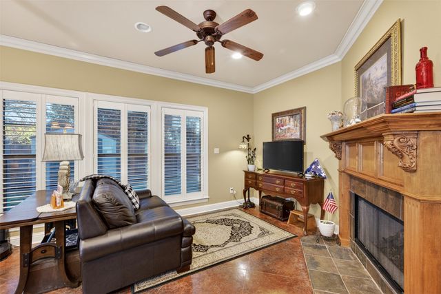 9040 Hayden Drive, Shreveport, LA 71106