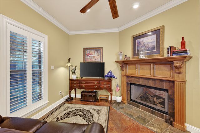 9040 Hayden Drive, Shreveport, LA 71106