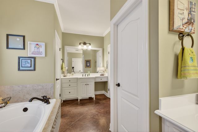 9040 Hayden Drive, Shreveport, LA 71106