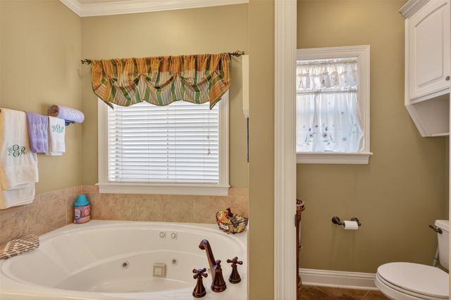 9040 Hayden Drive, Shreveport, LA 71106