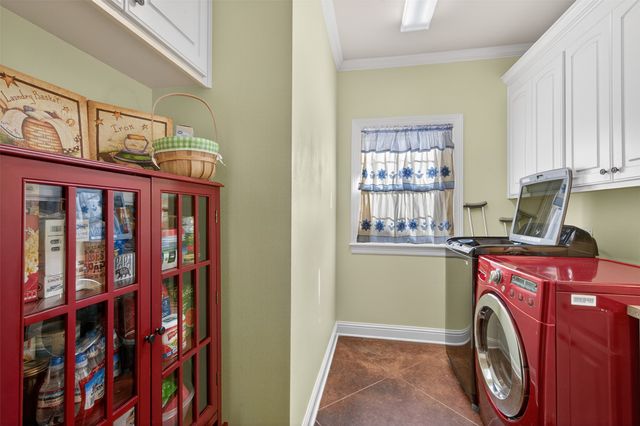 9040 Hayden Drive, Shreveport, LA 71106