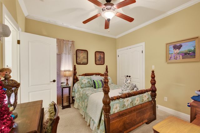 9040 Hayden Drive, Shreveport, LA 71106