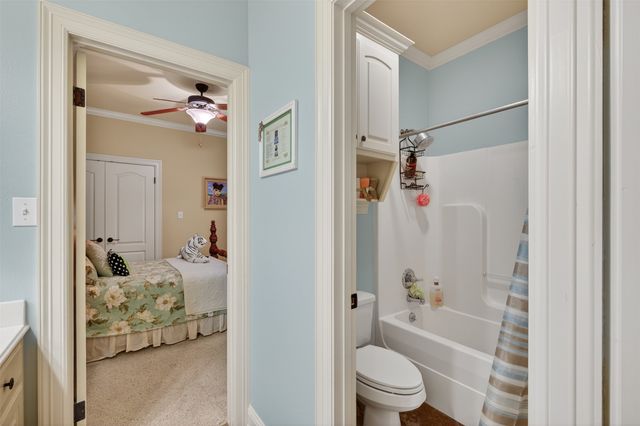 9040 Hayden Drive, Shreveport, LA 71106