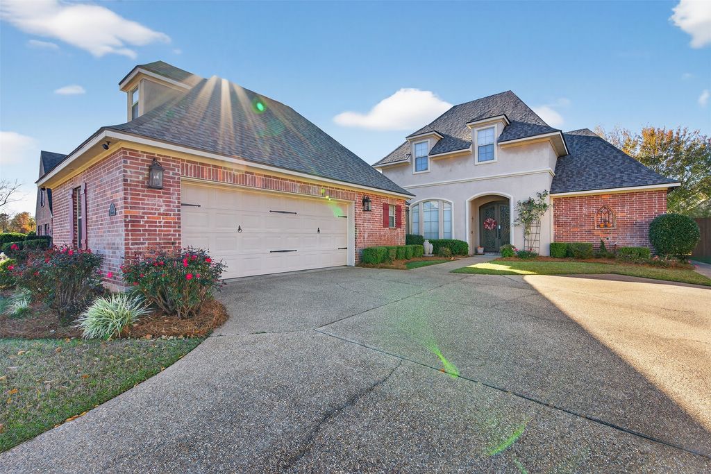 9040 Hayden Drive, Shreveport, LA 71106