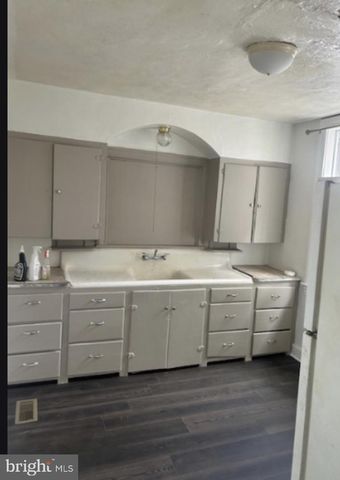 611 W KING ST, York, PA 17403