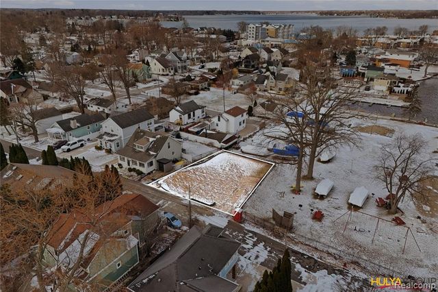 1628 Beechmont Street, Keego Harbor, MI 48320