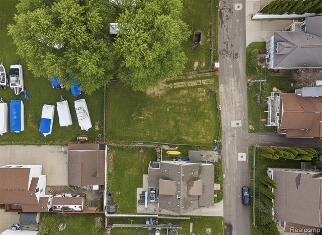 1628 Beechmont Street, Keego Harbor, MI 48320