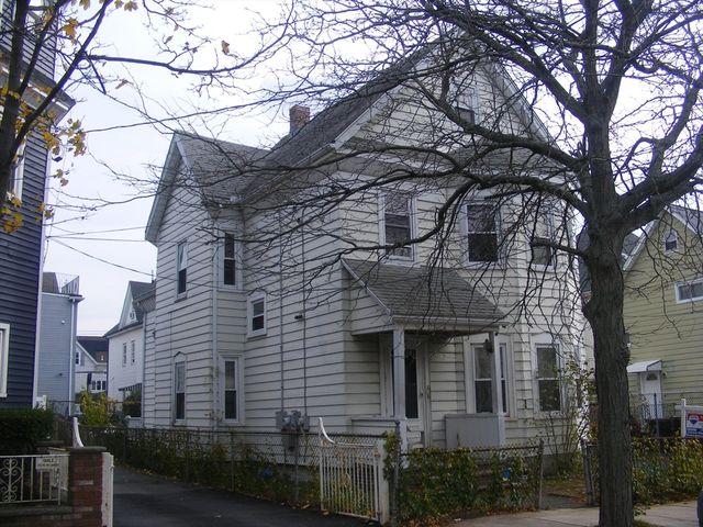 7 Plumer St, Everett, MA 02149