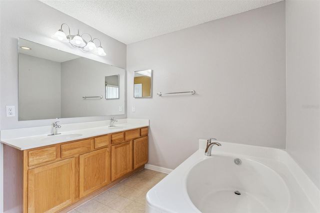 1072 ROYAL MARQUIS CIRCLE, Ocoee, FL 34761
