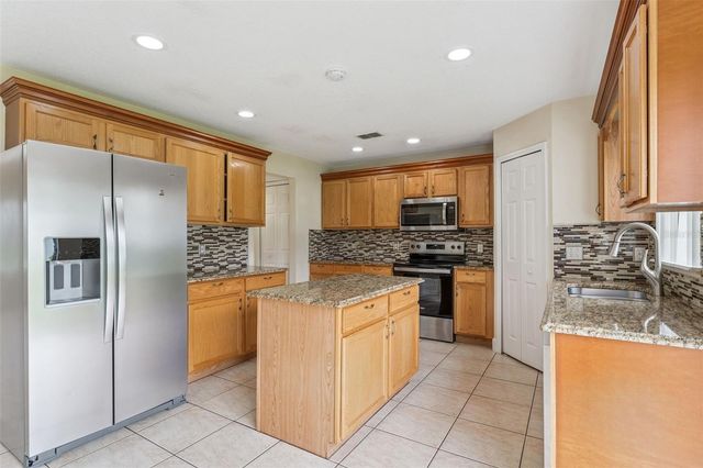 1072 ROYAL MARQUIS CIRCLE, Ocoee, FL 34761