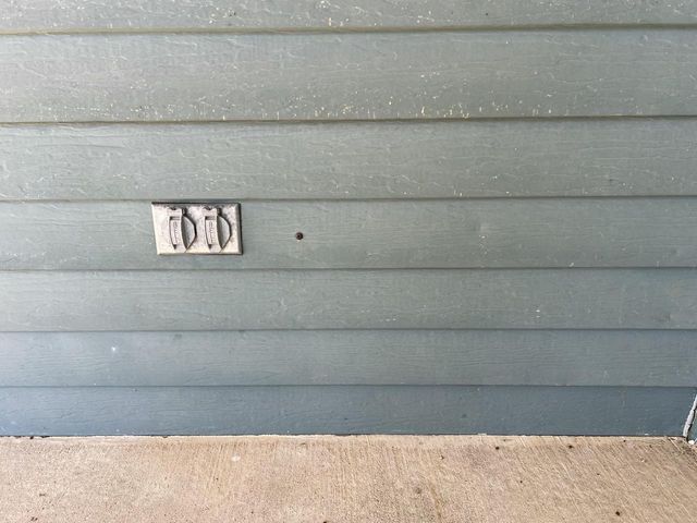 6908 W Greenbrook COURT, Milwaukee, WI 53223