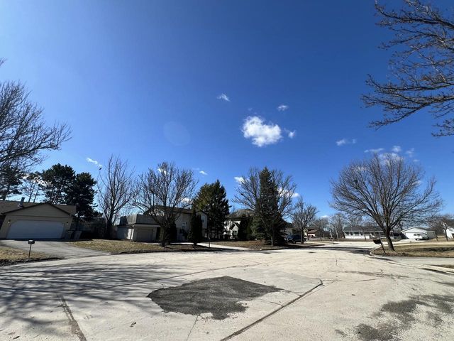 6908 W Greenbrook COURT, Milwaukee, WI 53223