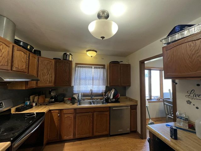 6908 W Greenbrook COURT, Milwaukee, WI 53223