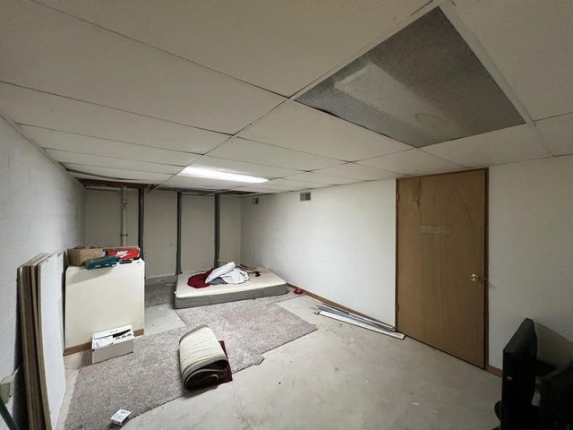 6908 W Greenbrook COURT, Milwaukee, WI 53223