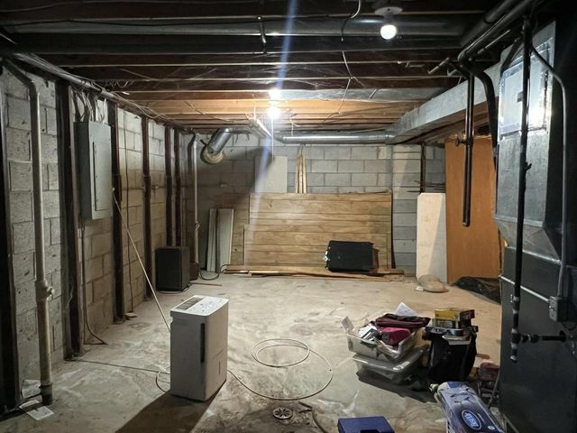 6908 W Greenbrook COURT, Milwaukee, WI 53223