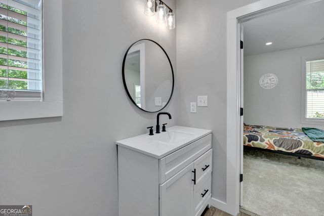 565 Hawks Trail, Newborn, GA 30056
