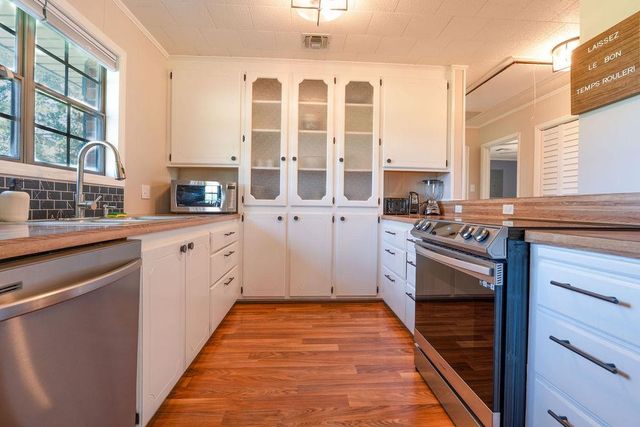 4308 Ferry Rd, Bourg, LA 70343