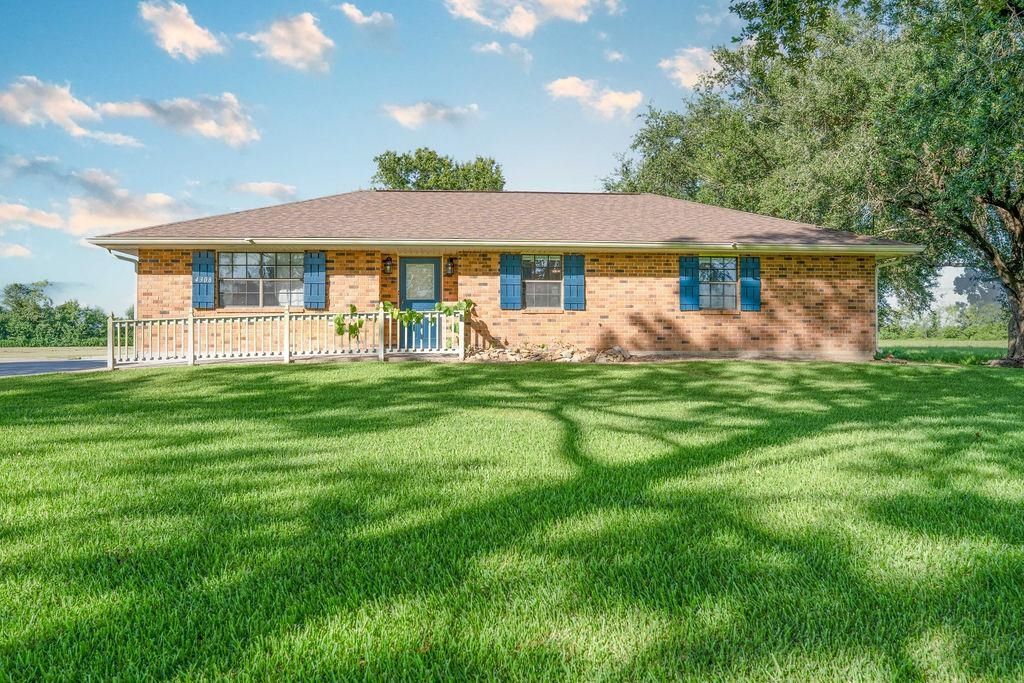 4308 Ferry Rd, Bourg, LA 70343
