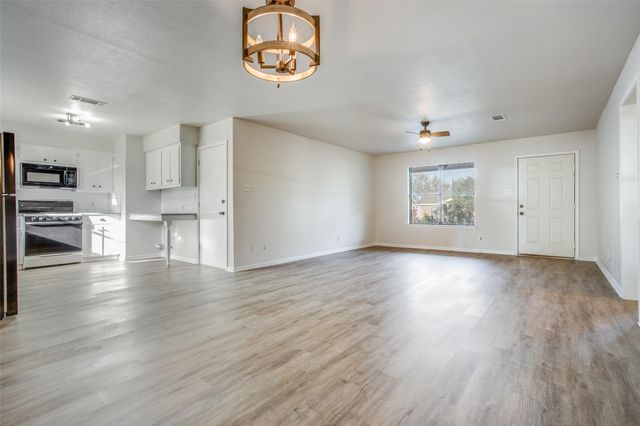 2212 Rifle Bend DR, Georgetown, TX 78626