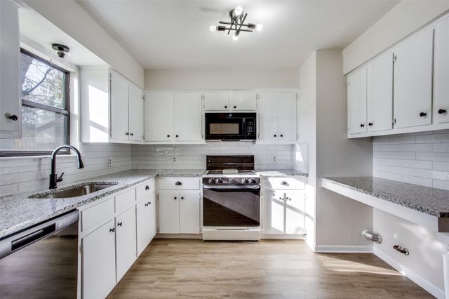 2212 Rifle Bend DR, Georgetown, TX 78626