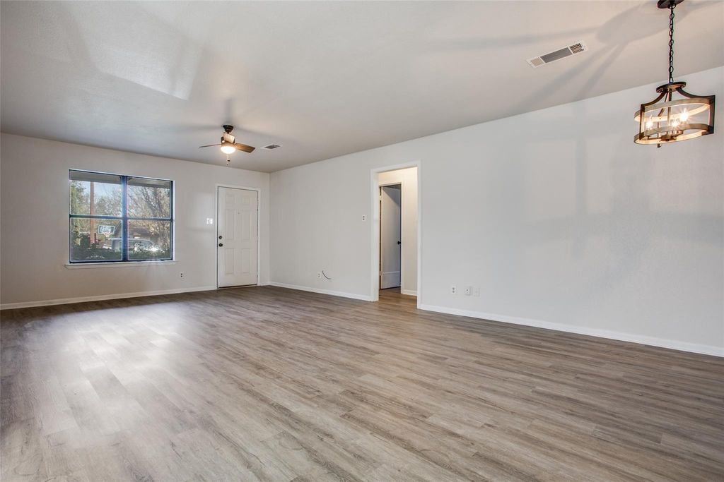2212 Rifle Bend DR, Georgetown, TX 78626