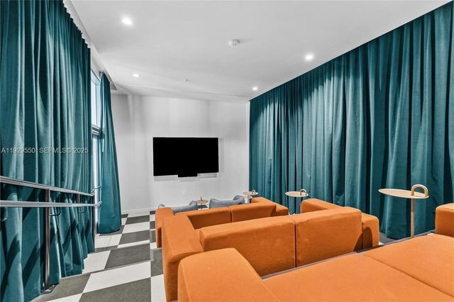 11 NE 6TH 2610, Miami, FL 33132