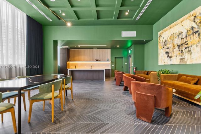 11 NE 6TH 2610, Miami, FL 33132