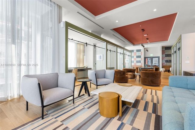 11 NE 6TH 2610, Miami, FL 33132