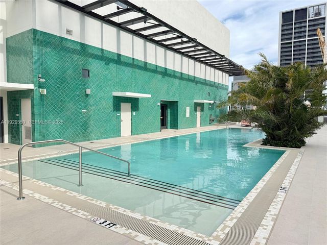 11 NE 6TH 2610, Miami, FL 33132